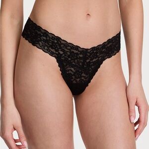 NWT Victoria’s Secret Lacie Thong